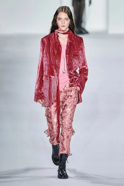 Look 11